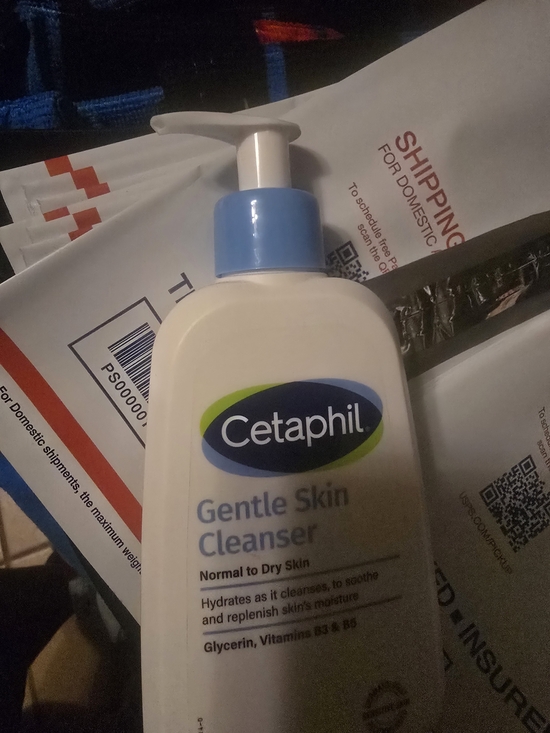 Other - Gentle Skin Cleanser - White with Blue Pump